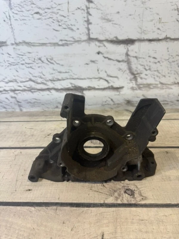 Крышка двигателя передняя Skoda Octavia 2008 A5