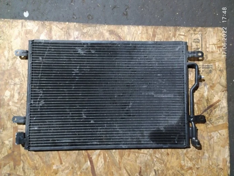 Радиатор кондиционера Audi A4 2003 8E5