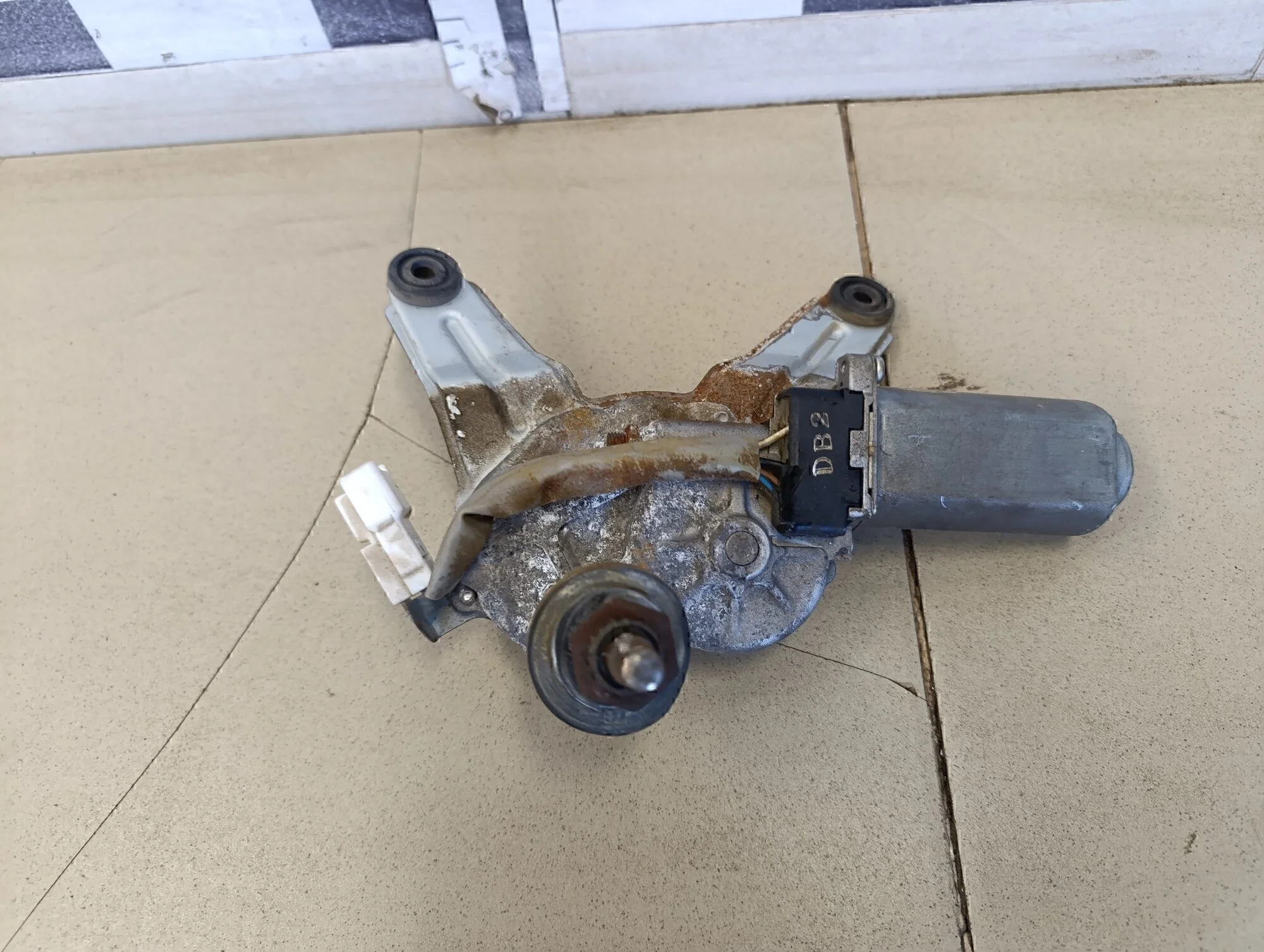 Моторчик стеклоочистителя задний Getz 2002-2010