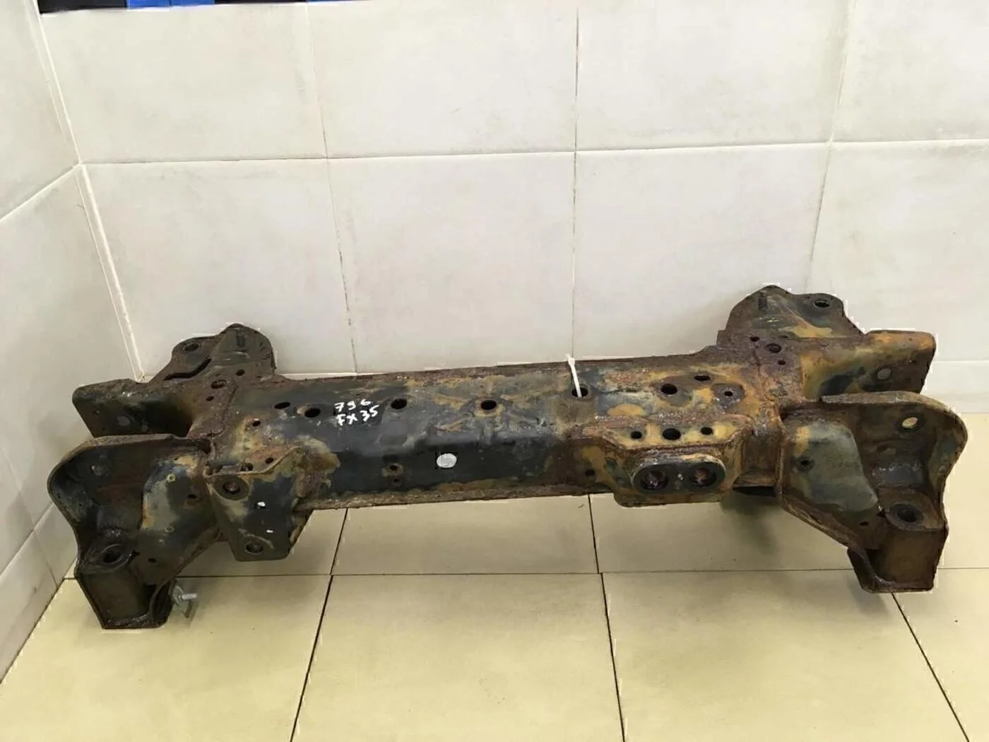 Балка передняя поперечная FX (S50) 2003-2007