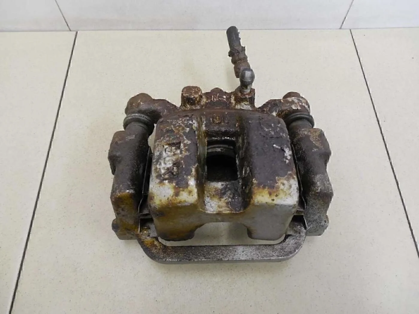 Суппорт задний левый FX (S50) 2003-2007