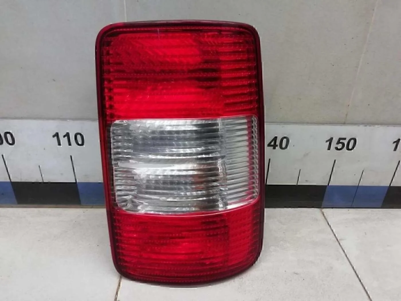 Фонарь задний правый Caddy III 2004-2016