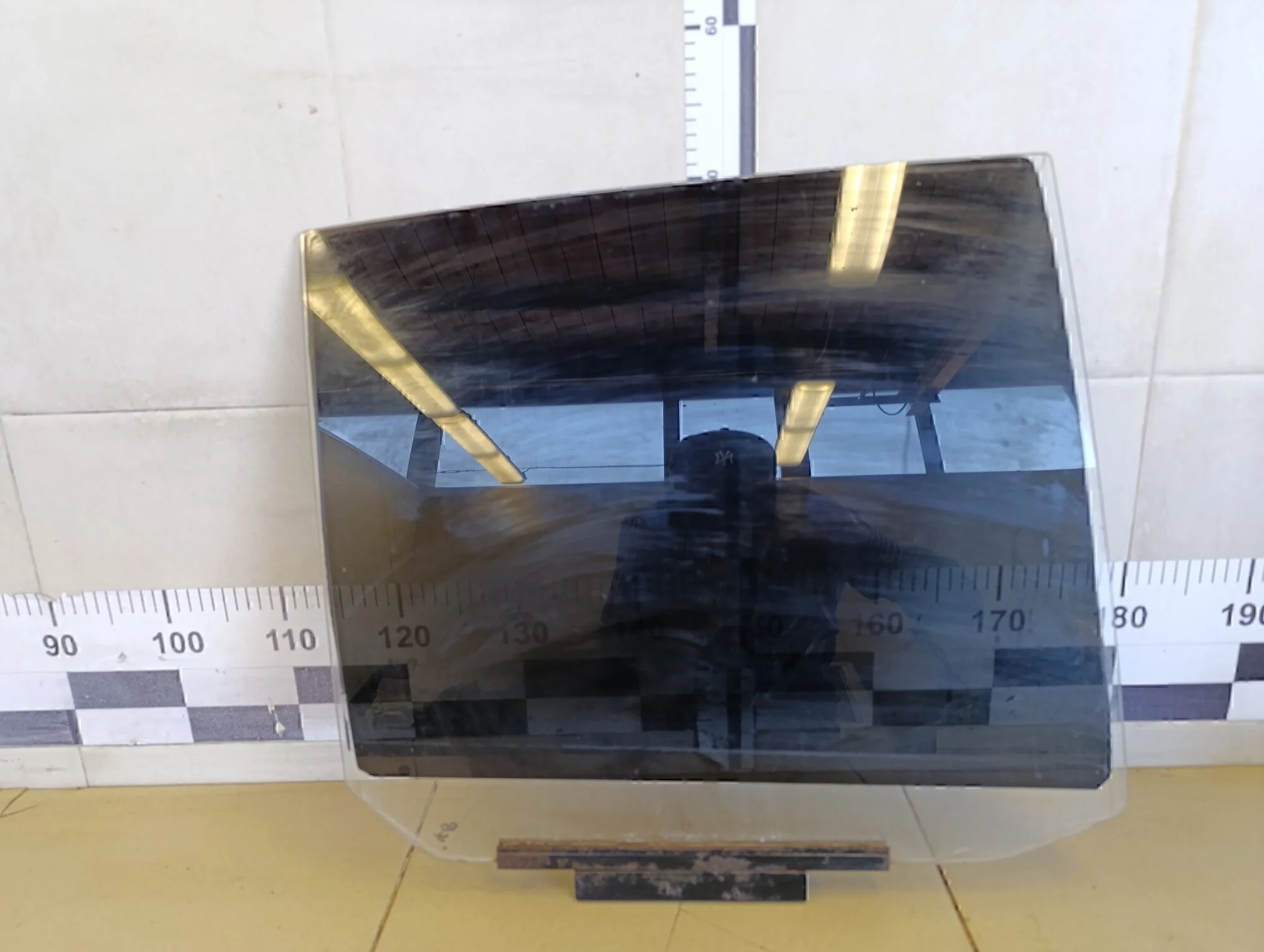 Стекло двери задней правой Getz 2002-2010