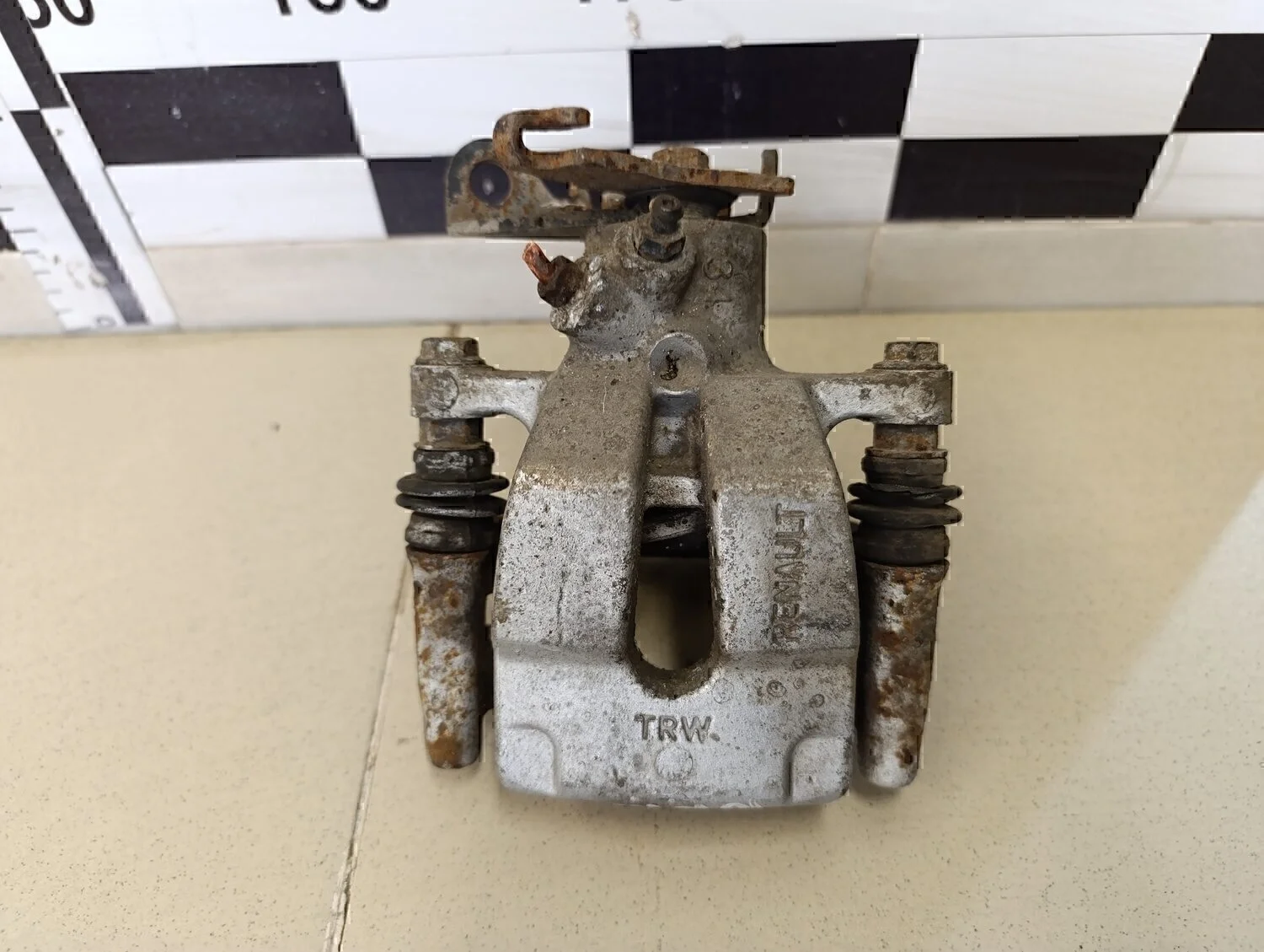 Суппорт задний левый Megane II 2002-2009