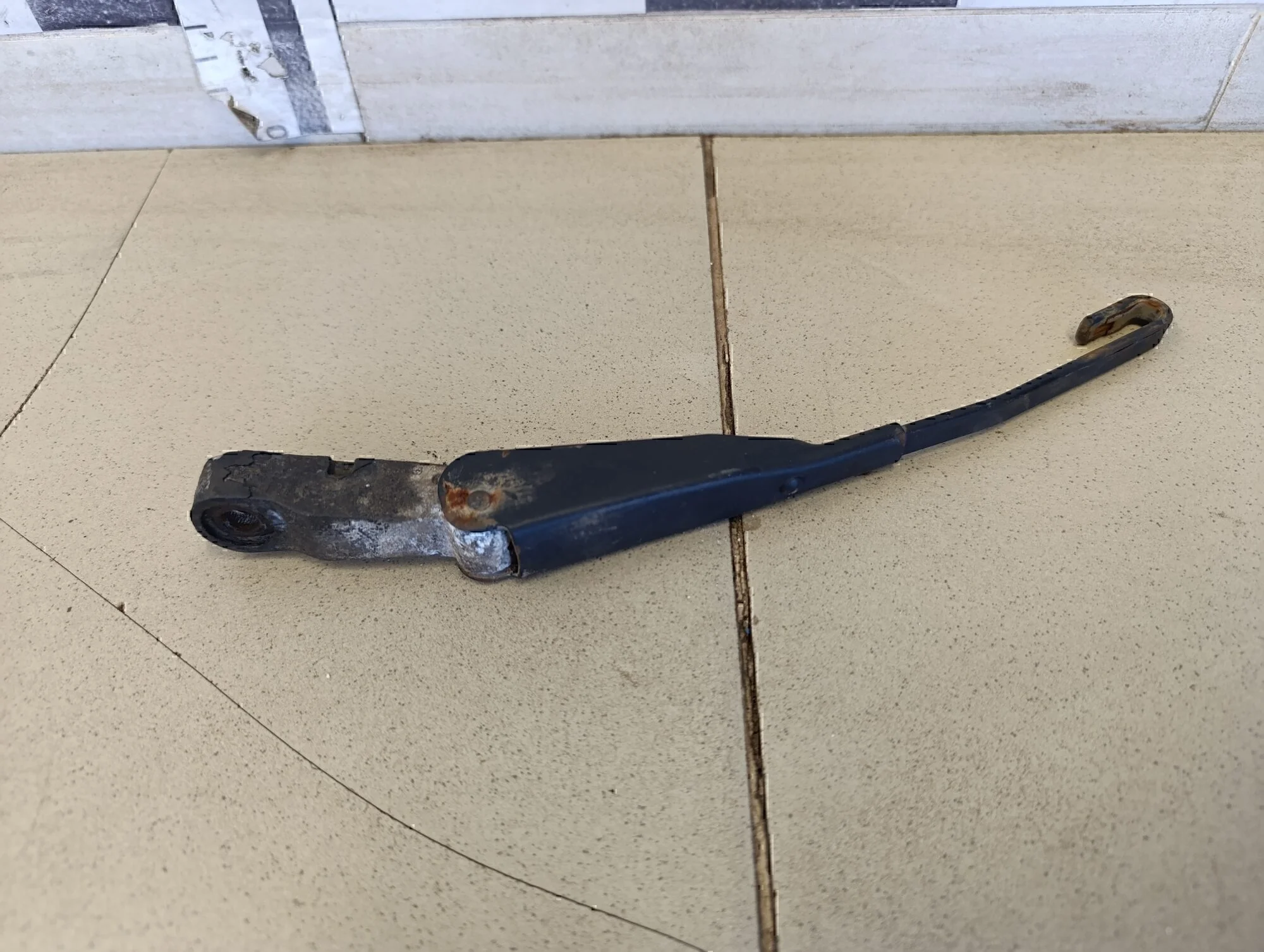 Поводок стеклоочистителя заднего Getz 2002-2010