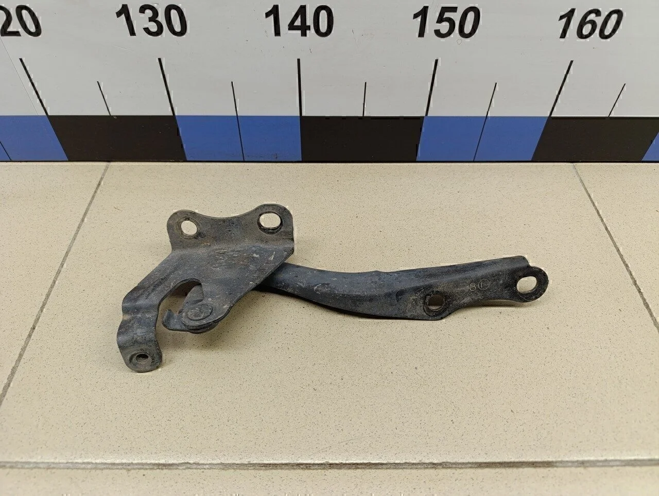 Петля капота левая Corolla E15 2006-2013