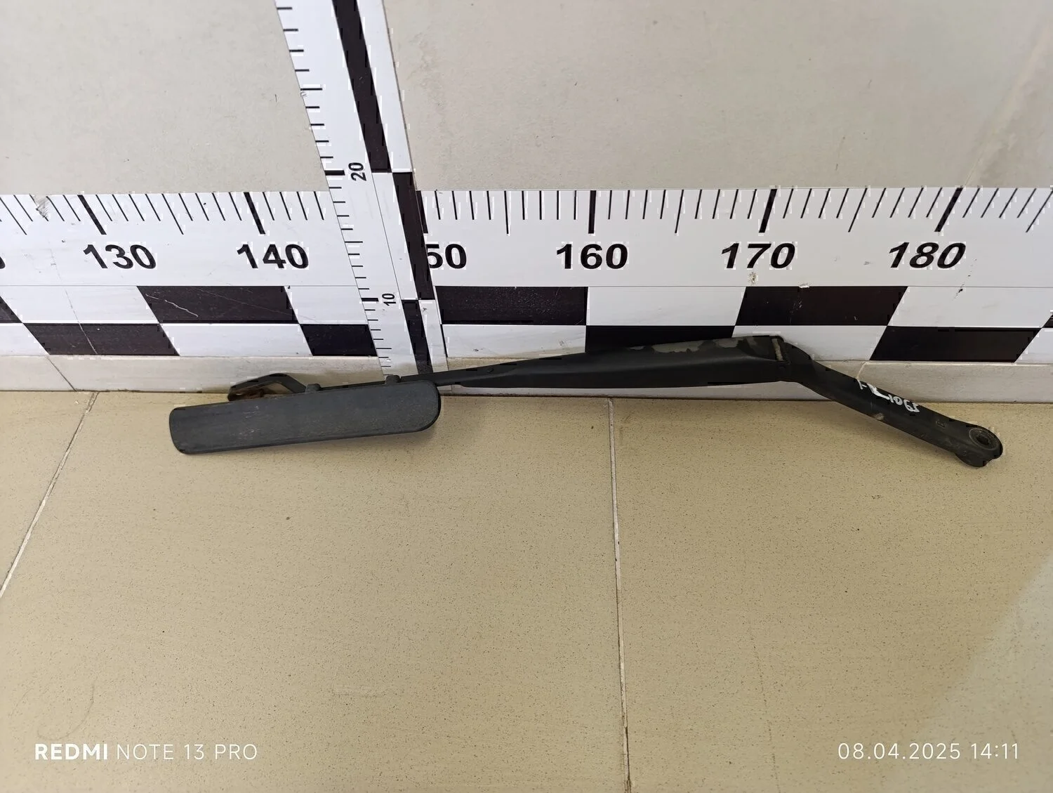 Поводок стеклоочистителя передний левый Magentis 2000-2005