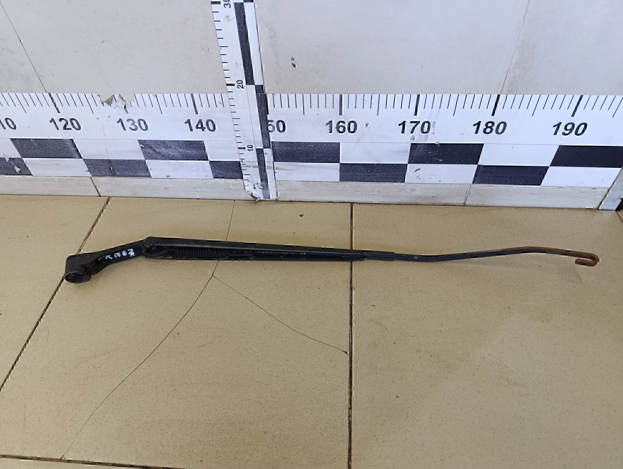 Поводок стеклоочистителя передний правый Getz 2002-2010