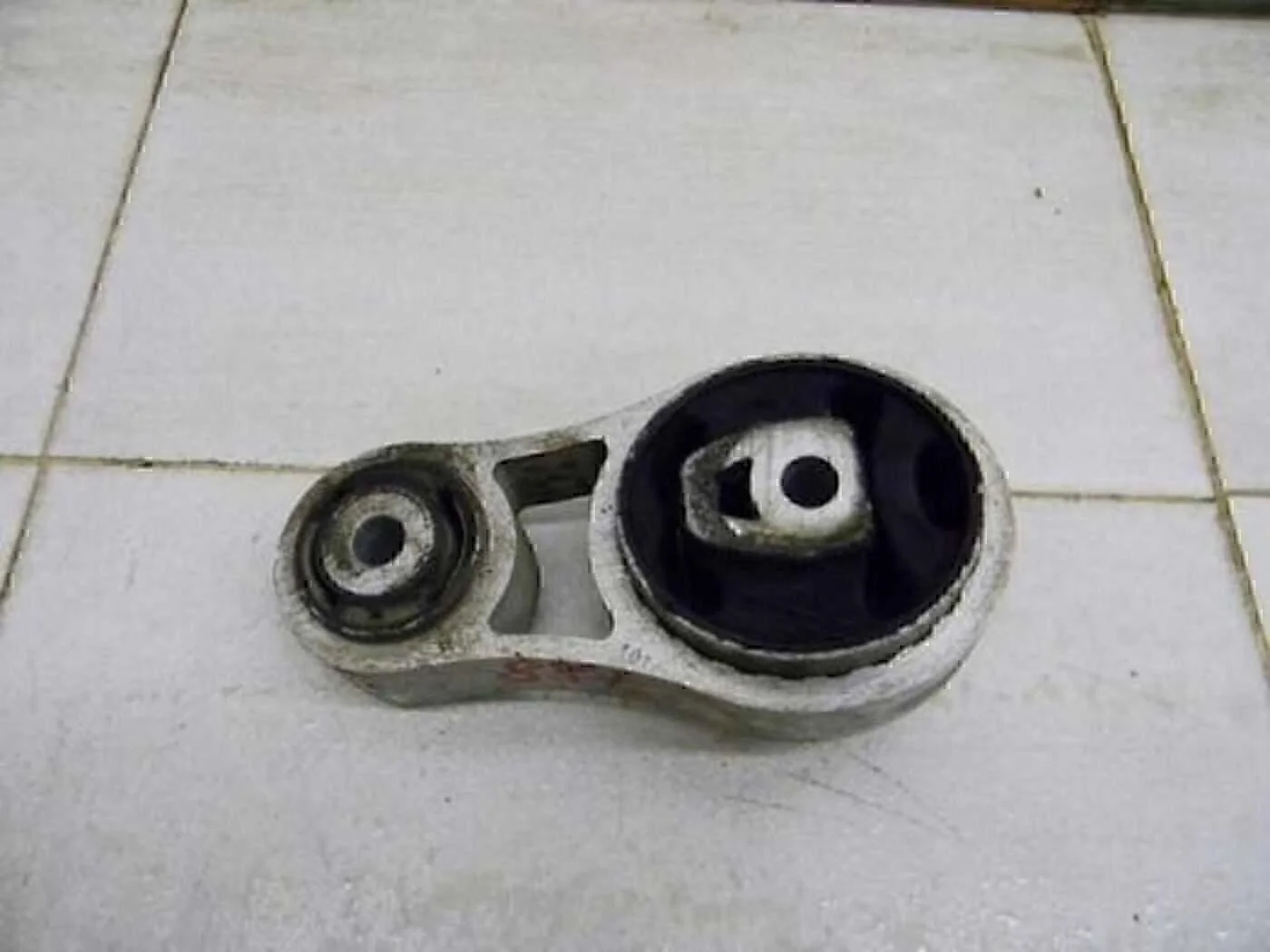 Опора двигателя задняя Fusion 2002-2012