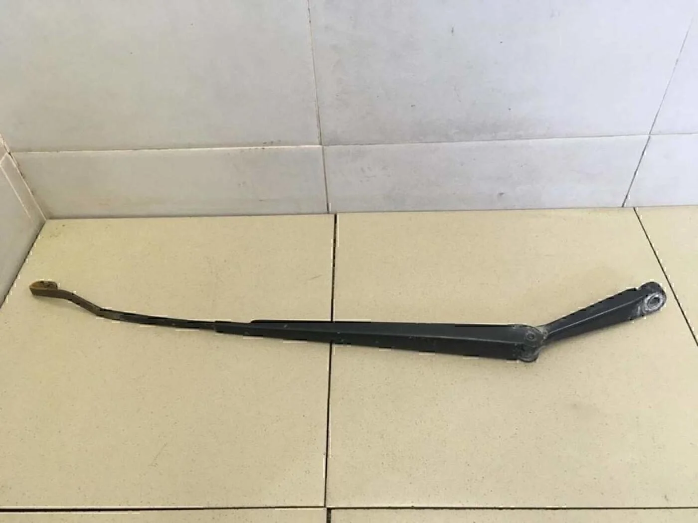 Поводок стеклоочистителя передний левый Focus I 1998-2004