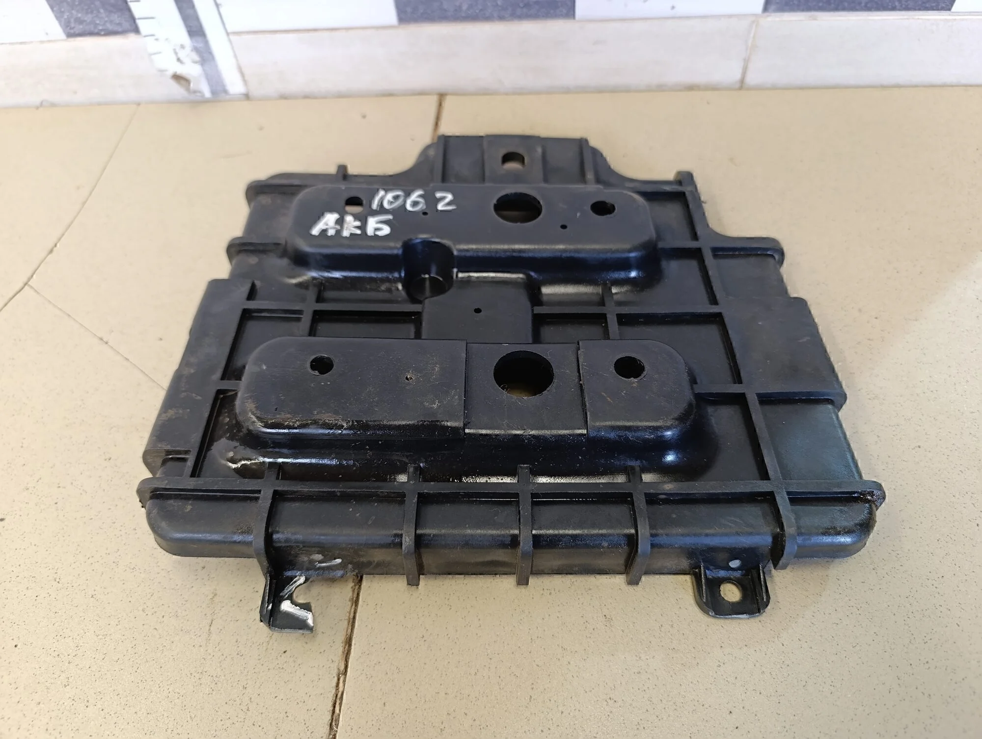 Крепление АКБ (корпус/подставка) Getz 2002-2010