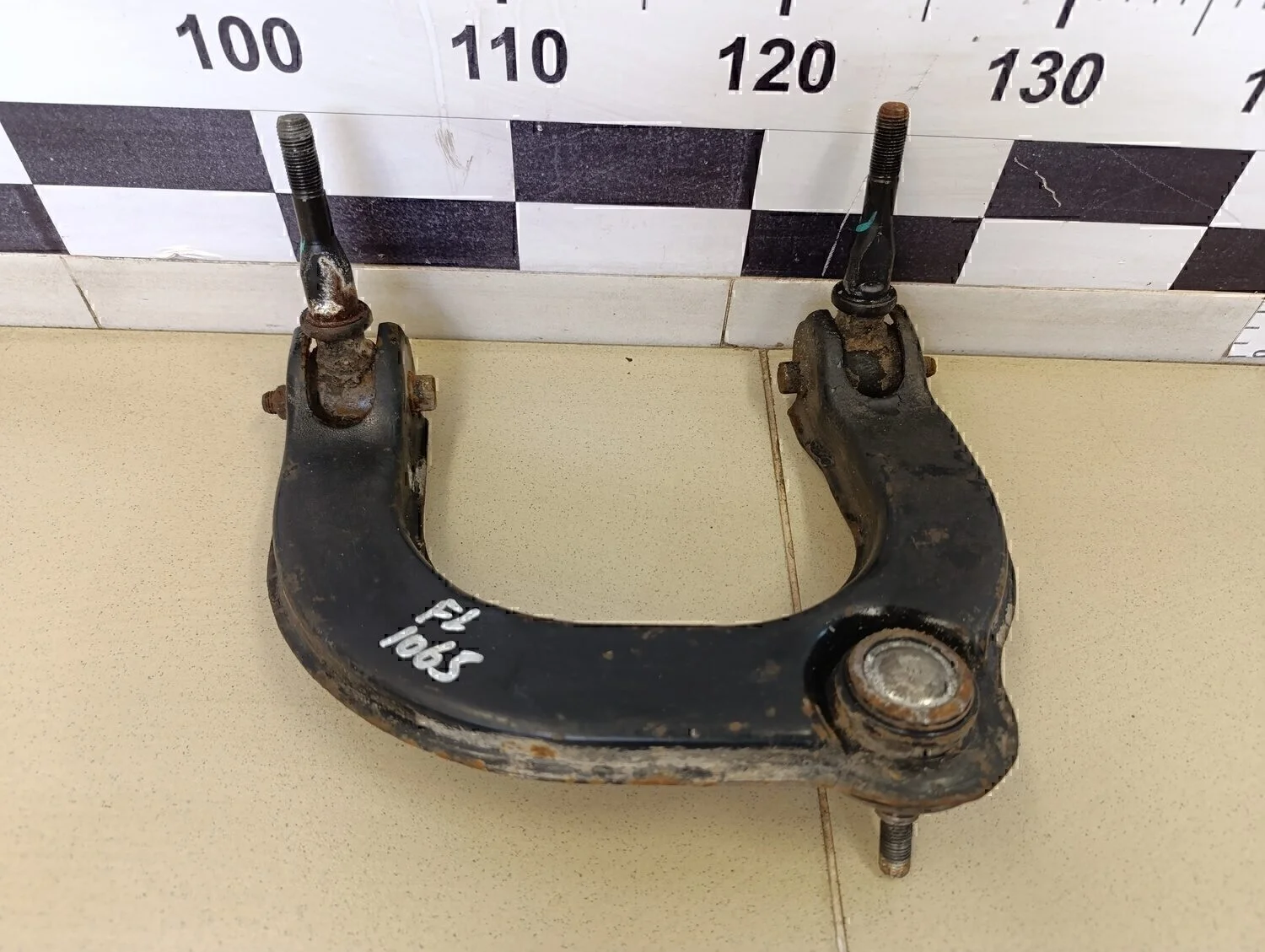 Рычаг передний верхний левый Magentis 2000-2005