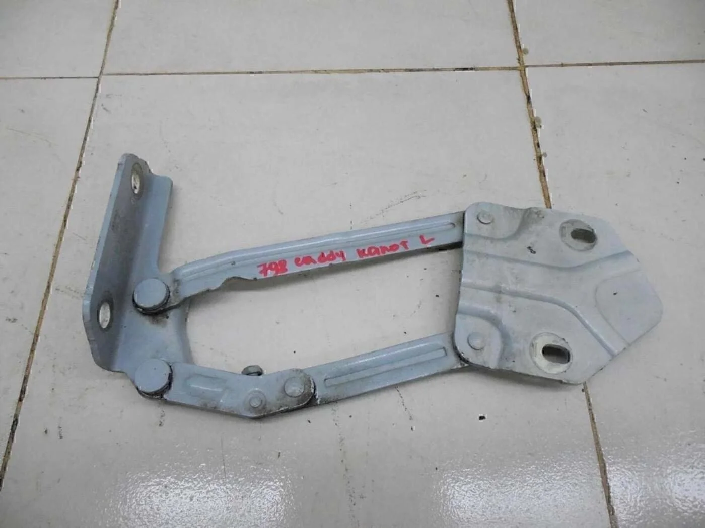 Петля капота левая Touran 2003-2010