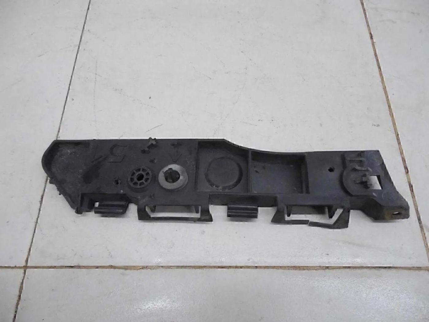 кронштейн заднего бампера C4 2005-2011