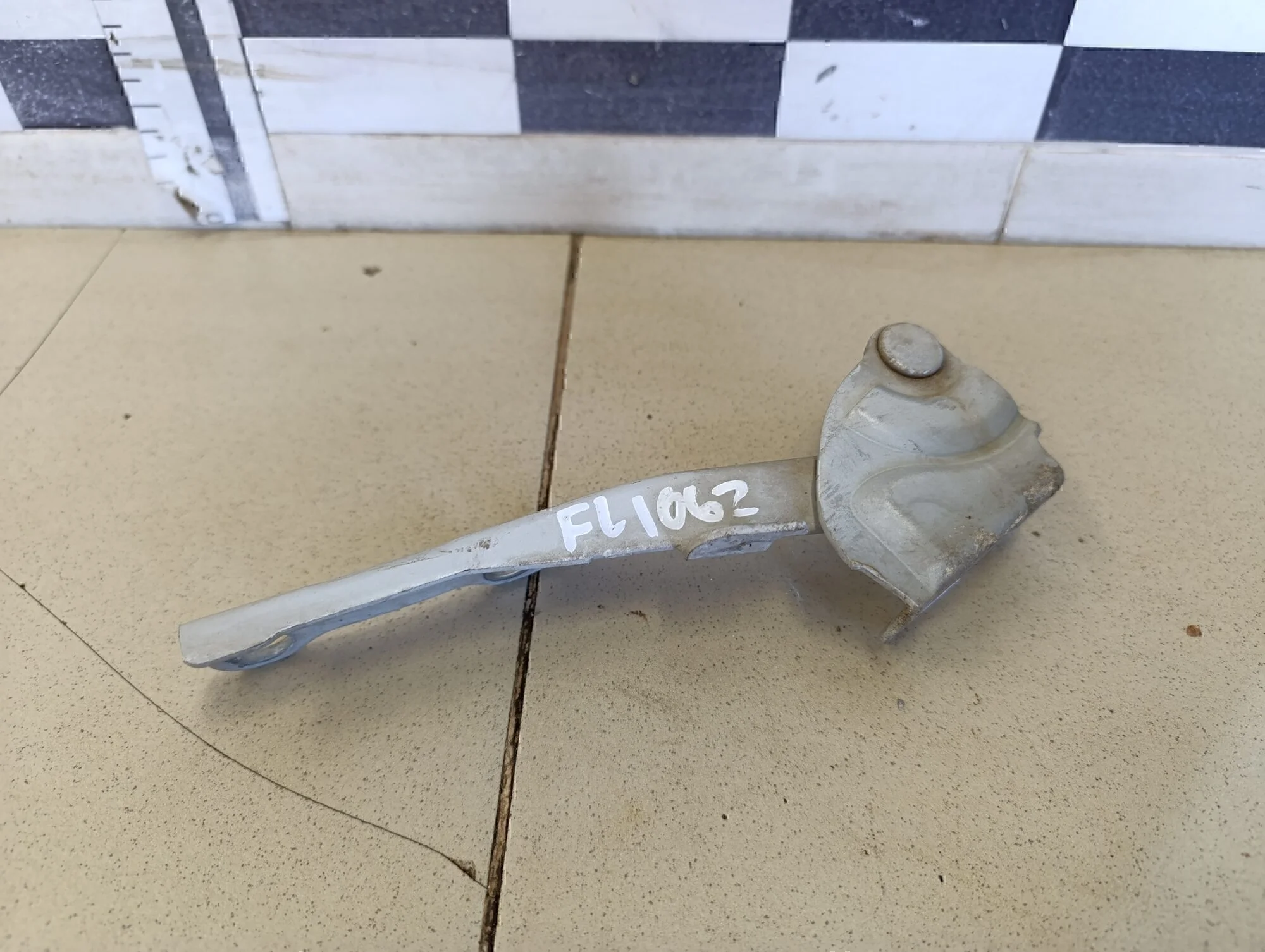 Петля капота левая Getz 2002-2010