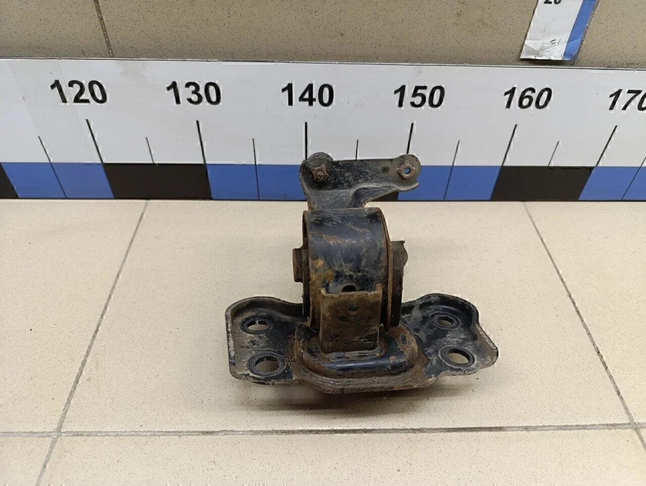 Опора КПП левая Corolla E15 2006-2013