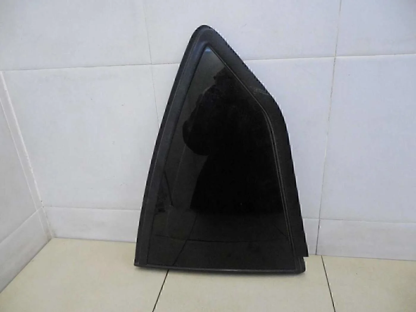 Стекло кузовное глухое левое C4 2005-2011