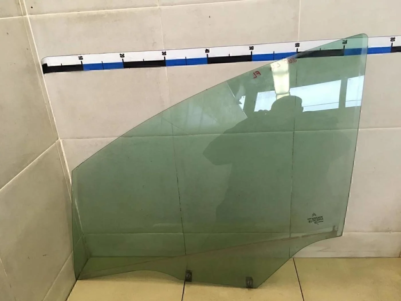 Стекло двери передней левой C4 2005-2011