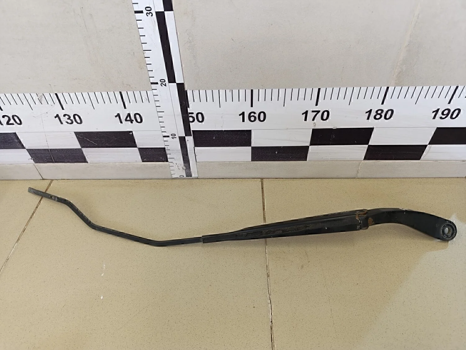 Поводок стеклоочистителя передний правый Megane II 2002-2009