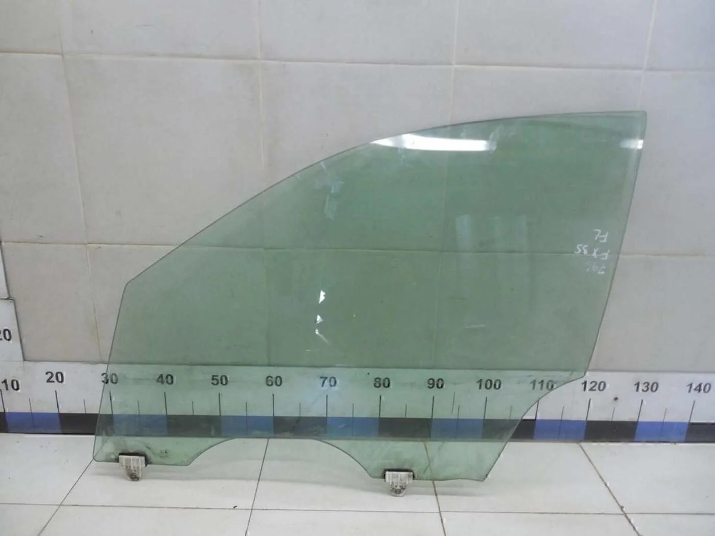 Стекло двери передней левой FX (S50) 2003-2007