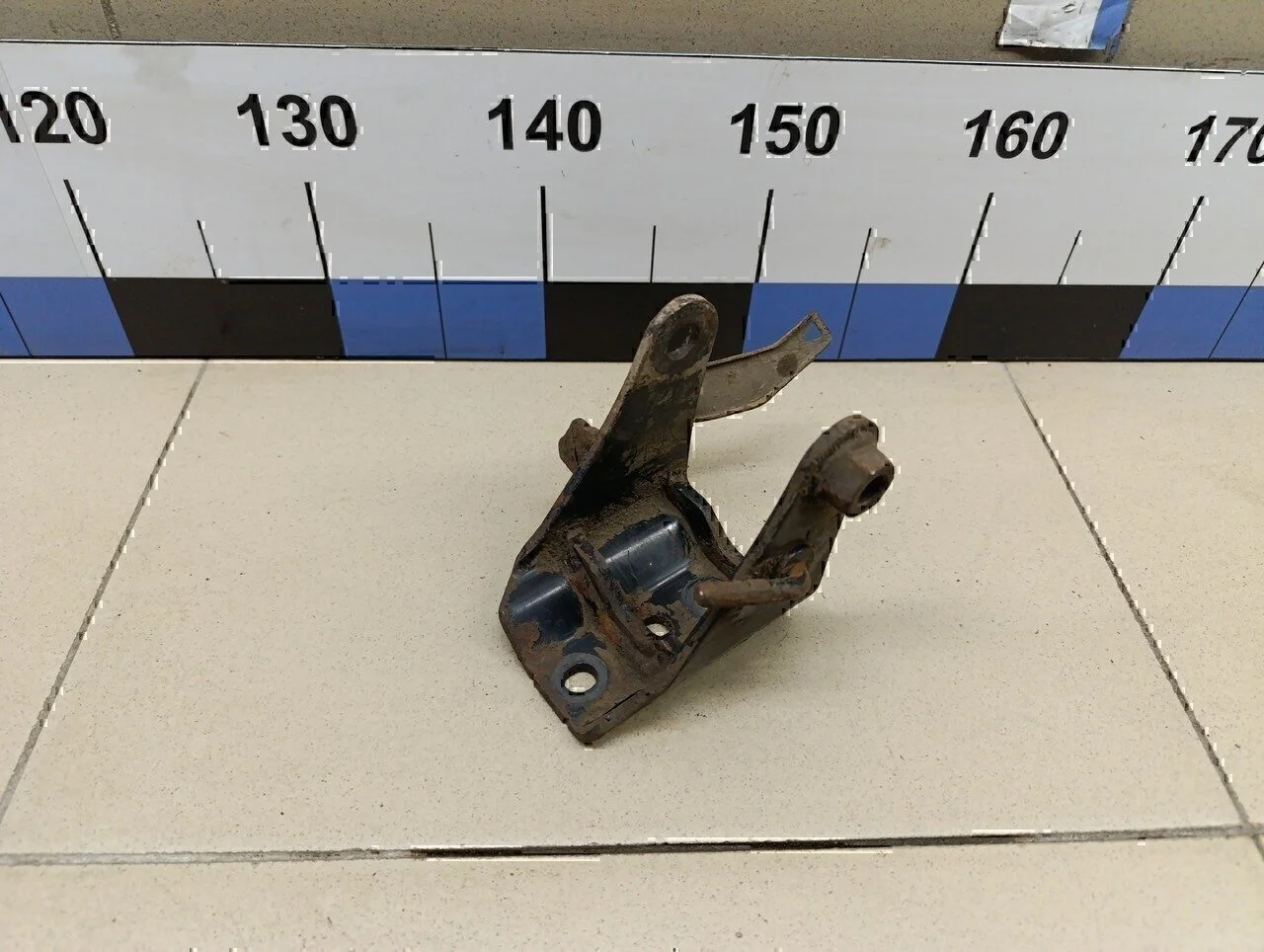 Кронштейн двигателя задний Corolla E15 2006-2013