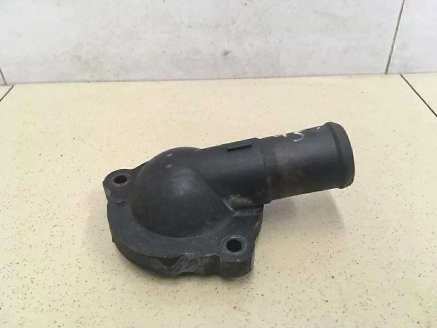 Крышка термостата  Fiesta 1995-2000