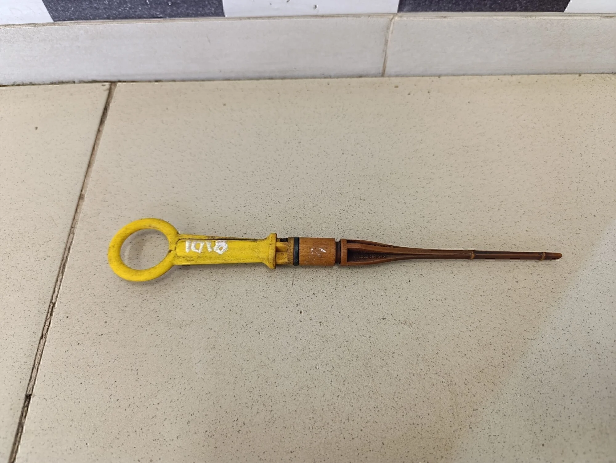 Щуп масляный Megane II 2002-2009