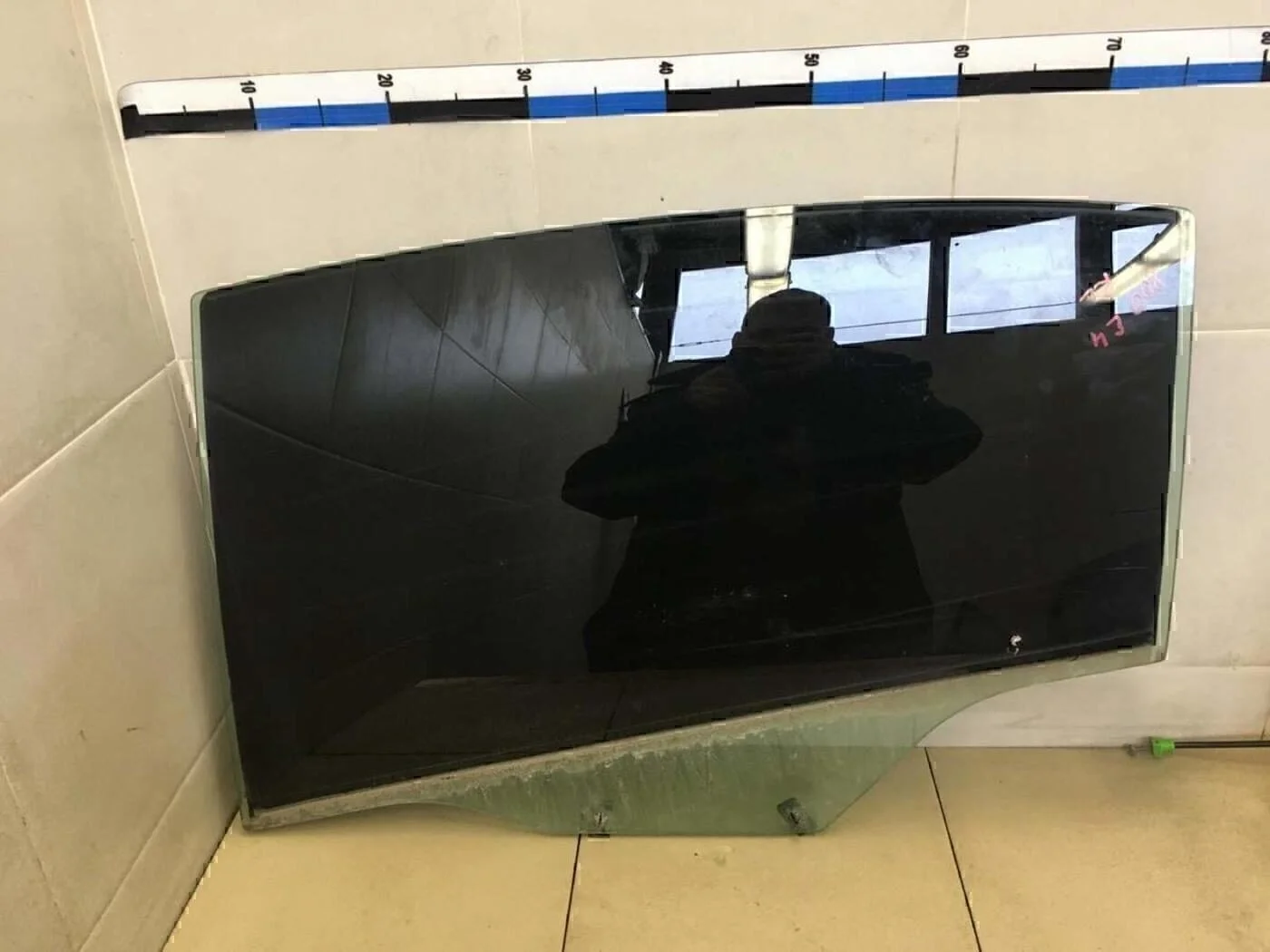 Стекло двери задней левой C4 2005-2011