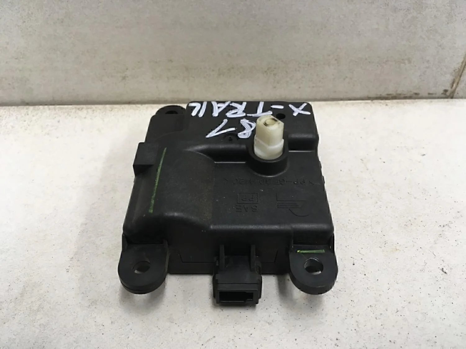 Моторчик заслонки отопителя Qashqai (J10) 2006-2014