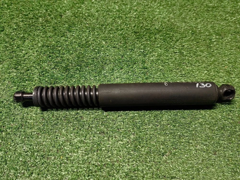 Амортизатор крышки багажника VW Touareg