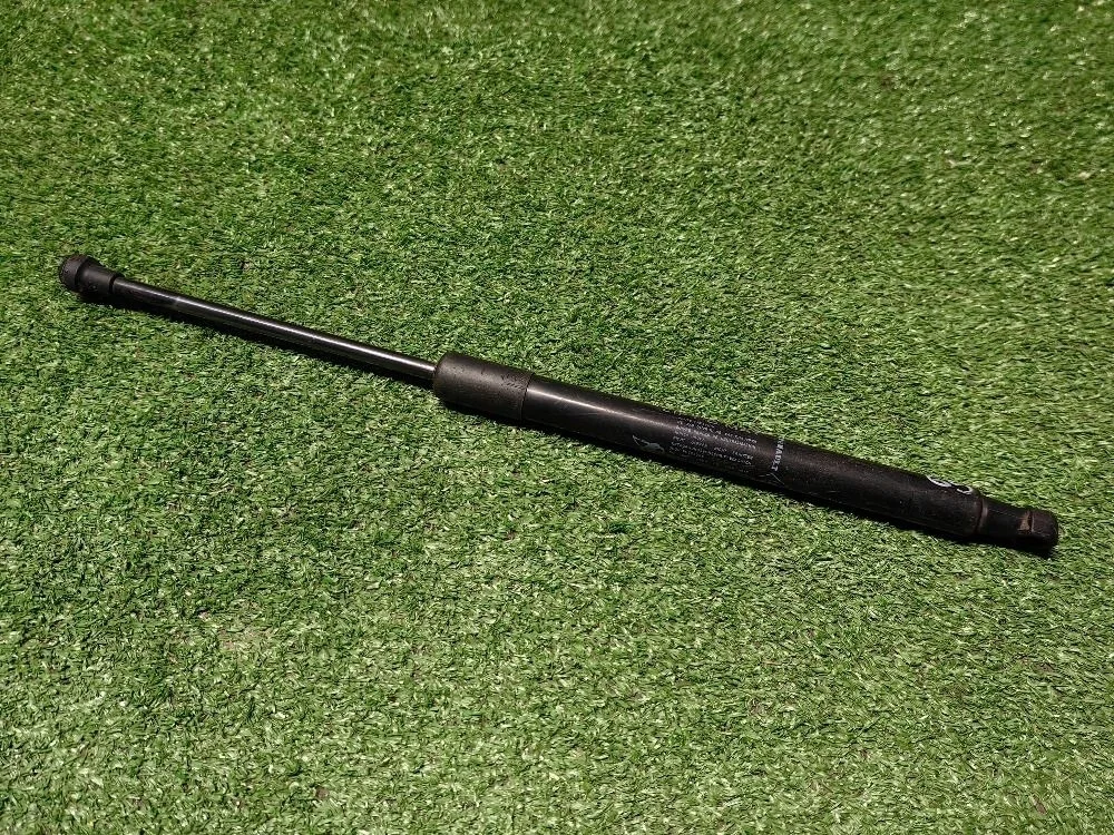 Амортизатор крышки багажника Renault Duster I