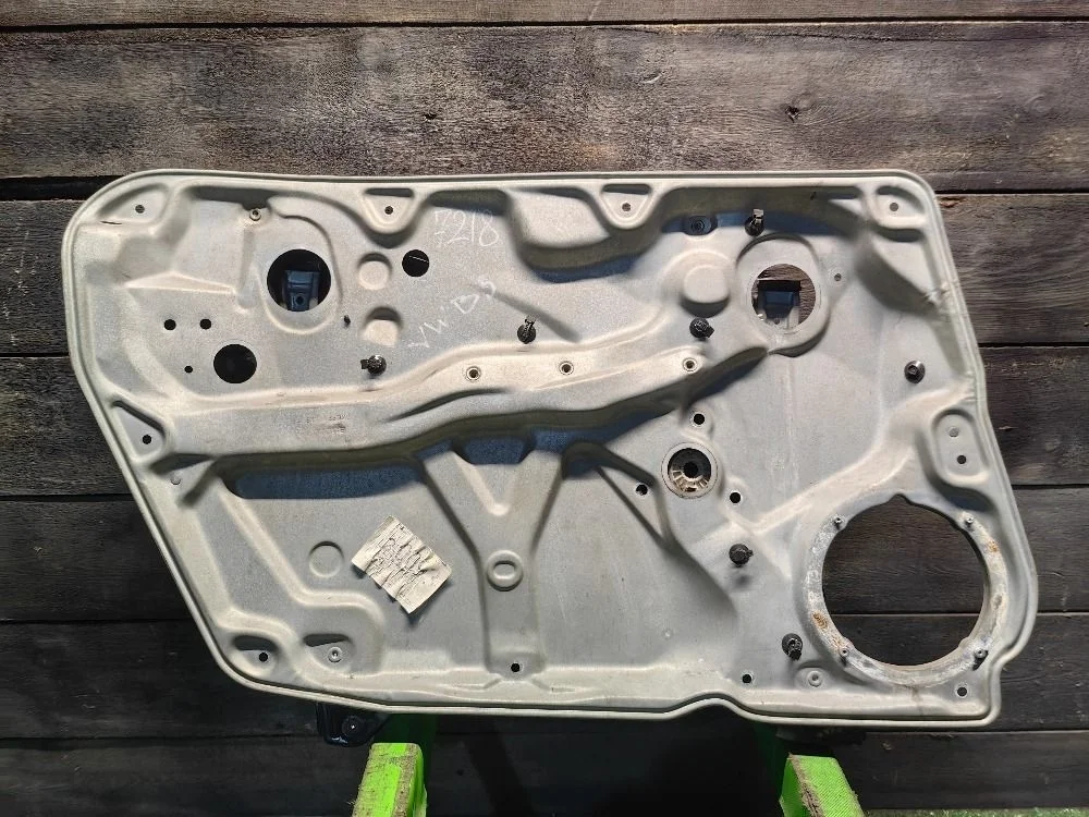 Стеклоподъемник передний левый VW Passat B5