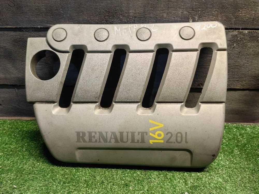 Крышка двигателя декоративная Renault Megane II