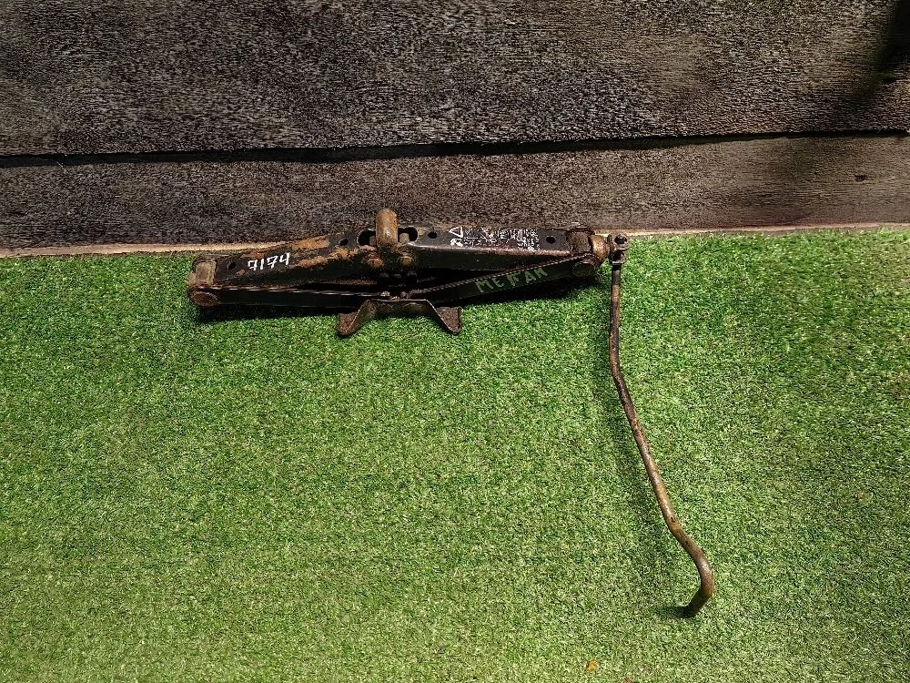 Домкрат Renault Megane