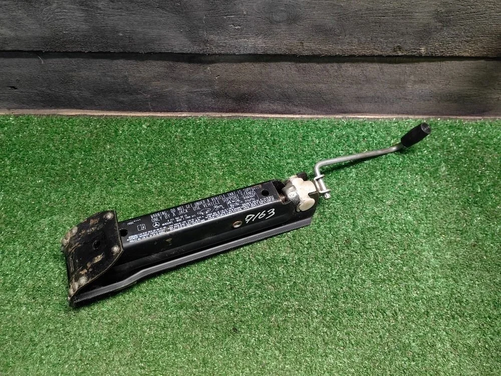 Домкрат Mercedes-Benz E-класс W211