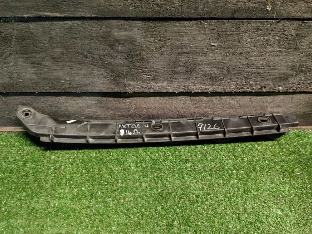 Кронштейн заднего бампера правый Skoda Octavia II