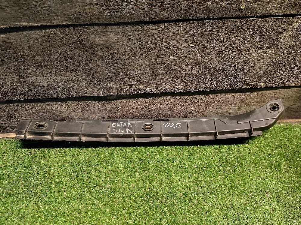 Кронштейн заднего бампера левый Skoda Octavia II