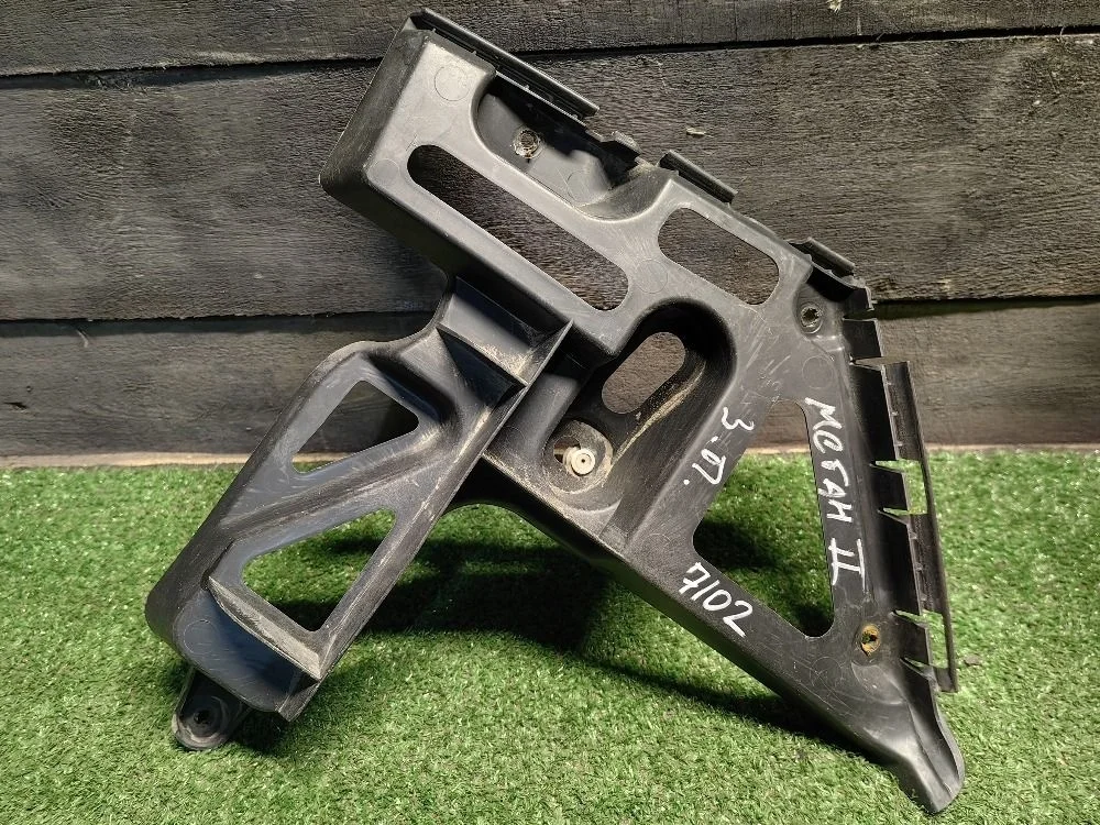 Кронштейн бампера задний правый Renault Megane II