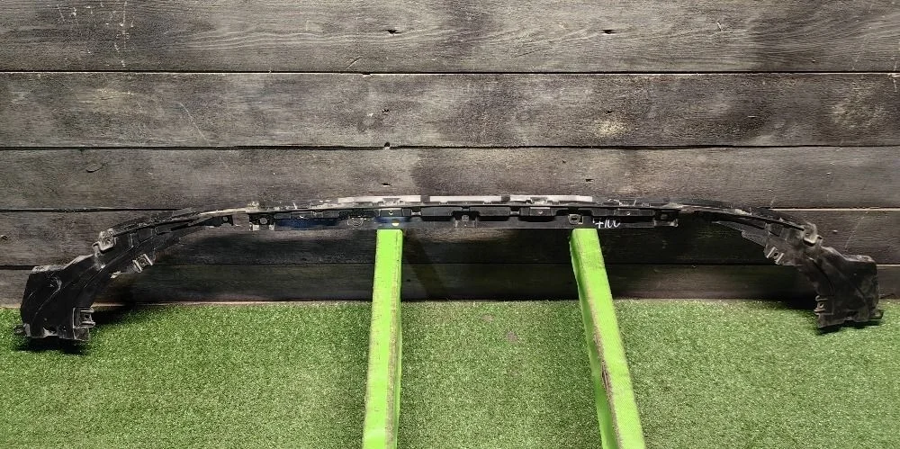 Кронштейн переднего бампера Volkswagen Touareg III