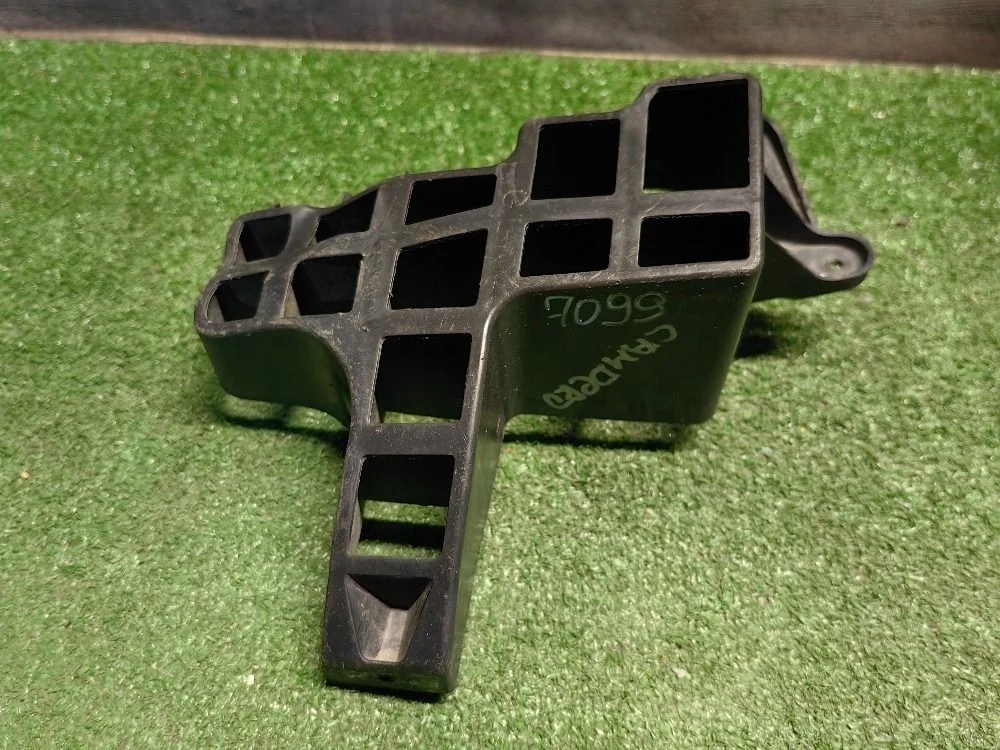 Кронштейн заднего бампера левый Renault Sandero I