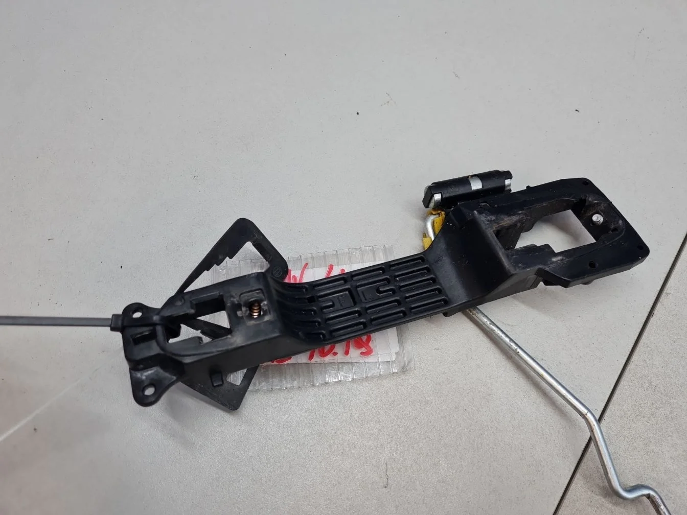 Кронштейн ручки двери левой для Toyota RAV 4 2005-2013