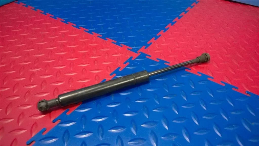 амортизатор капота BMW X5 E53 51238402551  M54B30 231 лс 3.0i 2001 BLACK SAPPHIRE METALLIC (475)