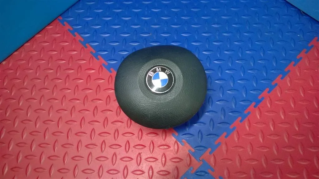 подушка безопасности в руль BMW X5 E53  M54B30 231 лс 3.0i