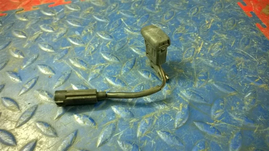 форсунка омывателя лобового стекла BMW X5 E53 61667000119  M54B30 231 лс 3.0i 2001 BLACK SAPPHIRE METALLIC (475)