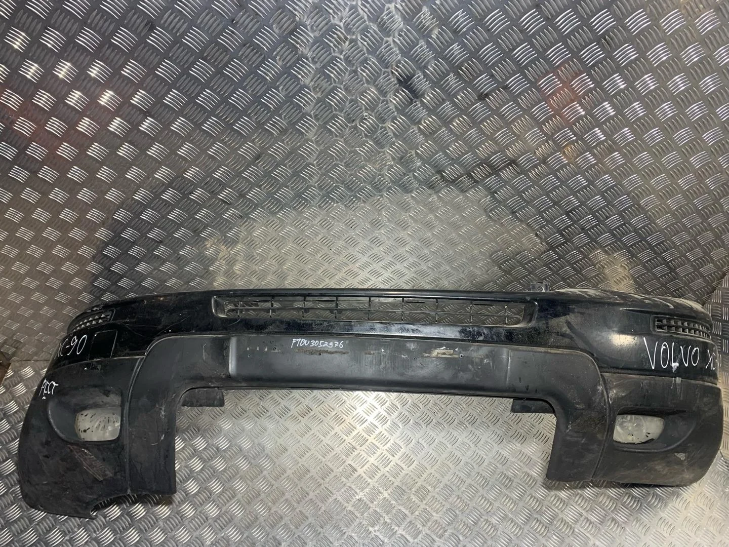 бампер передний Volvo XC90 зеленый