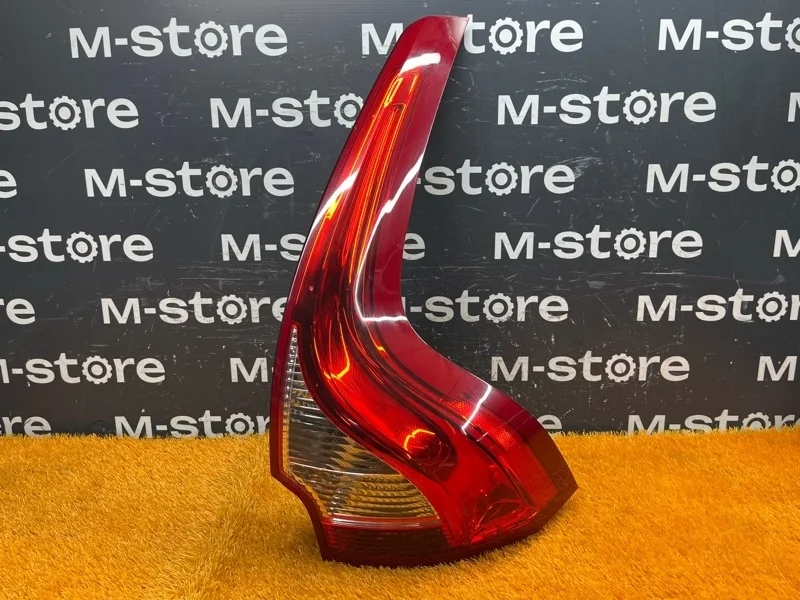 Фонарь задний Volvo XC60 2015 31323035 DZ40 B4204T11, правый