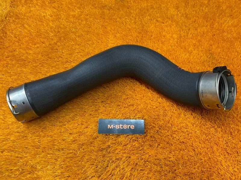 Патрубок интеркулера Bmw 5-Series 2013 11617810615 F10 N47D20C, левый