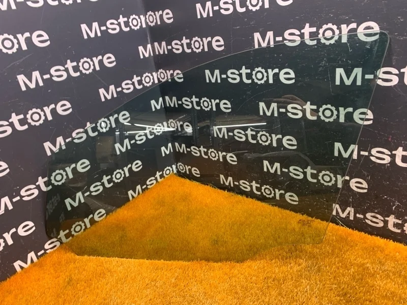 Стекло боковое Mercedes-Benz Gl-Class 2007 A1647250910 X164 273.923, переднее левое