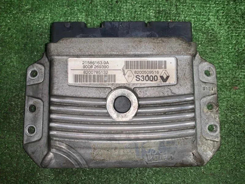 Блок управления двигателем Renault Megane