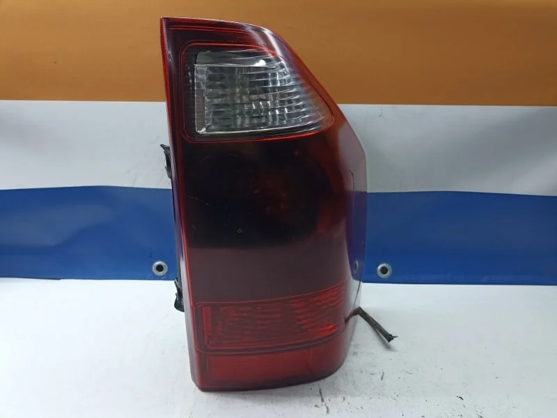 Фонарь Mitsubishi Pajero 2006 MN133766 V78W 4M41, задний правый